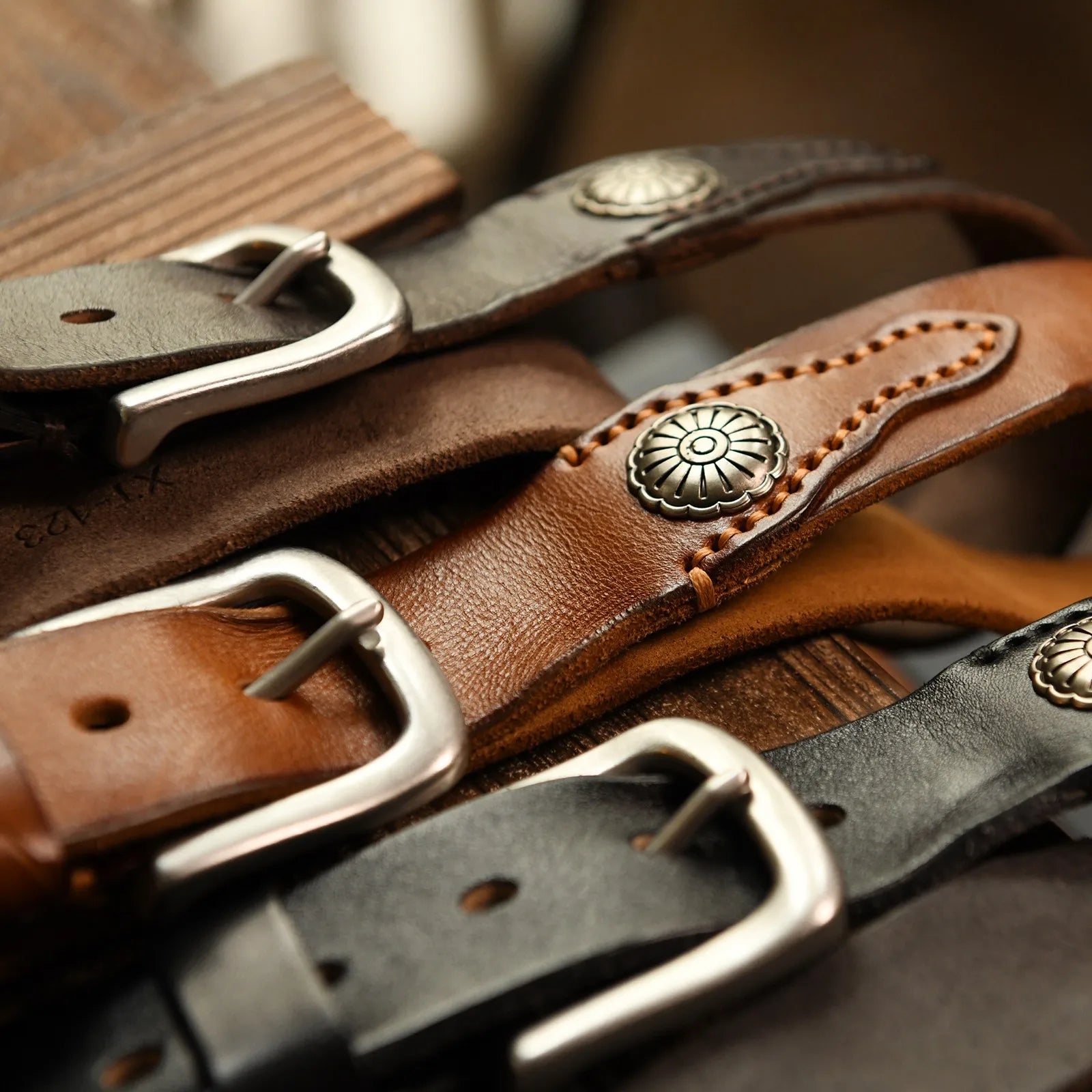 Montreal Saddle Ridge Leather Belt